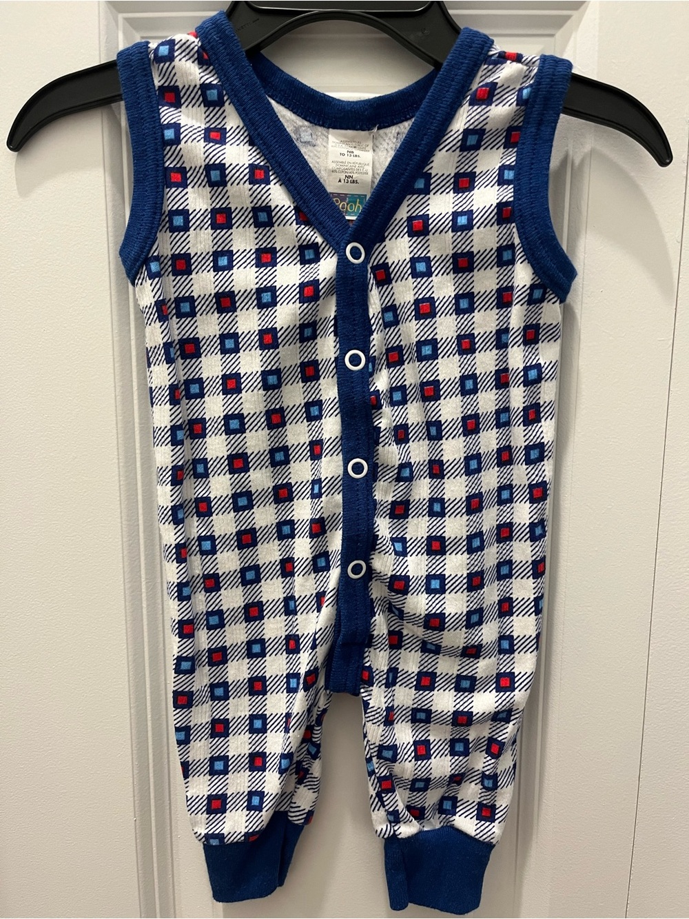 Vintage 1990s Winnie the Pooh baby romper (NB)